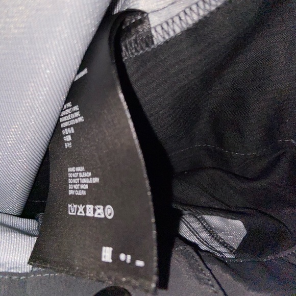 Heliot Emil Gray Nylon Cargo Ski 🎿 Pants Men’s Size 48 w glow in the dark logos - Picture 14 of 16